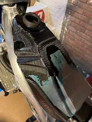 Motorbike Fuel Tank Cover Carbon Fibre Process