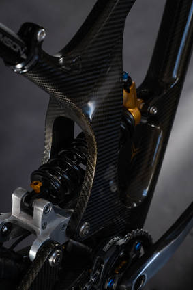 Sequence Carbon Fiber Downhill Bike Shock Tunnel