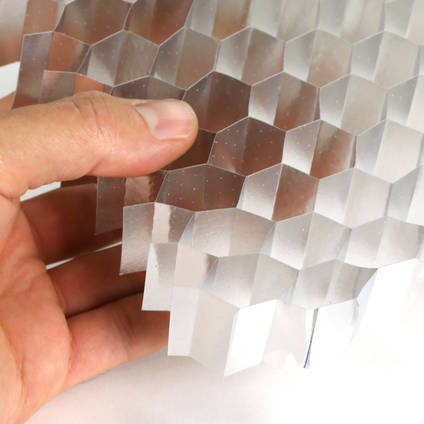 19.1mm (3/4") Cell Aluminum Honeycomb in Hand