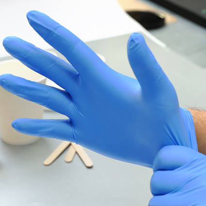 Nitrile Gloves Protect Your Skin from Epoxy Resin and Other Chemicals