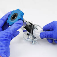 SQUEEZER Professional Line Clamp in Hands Thumbnail
